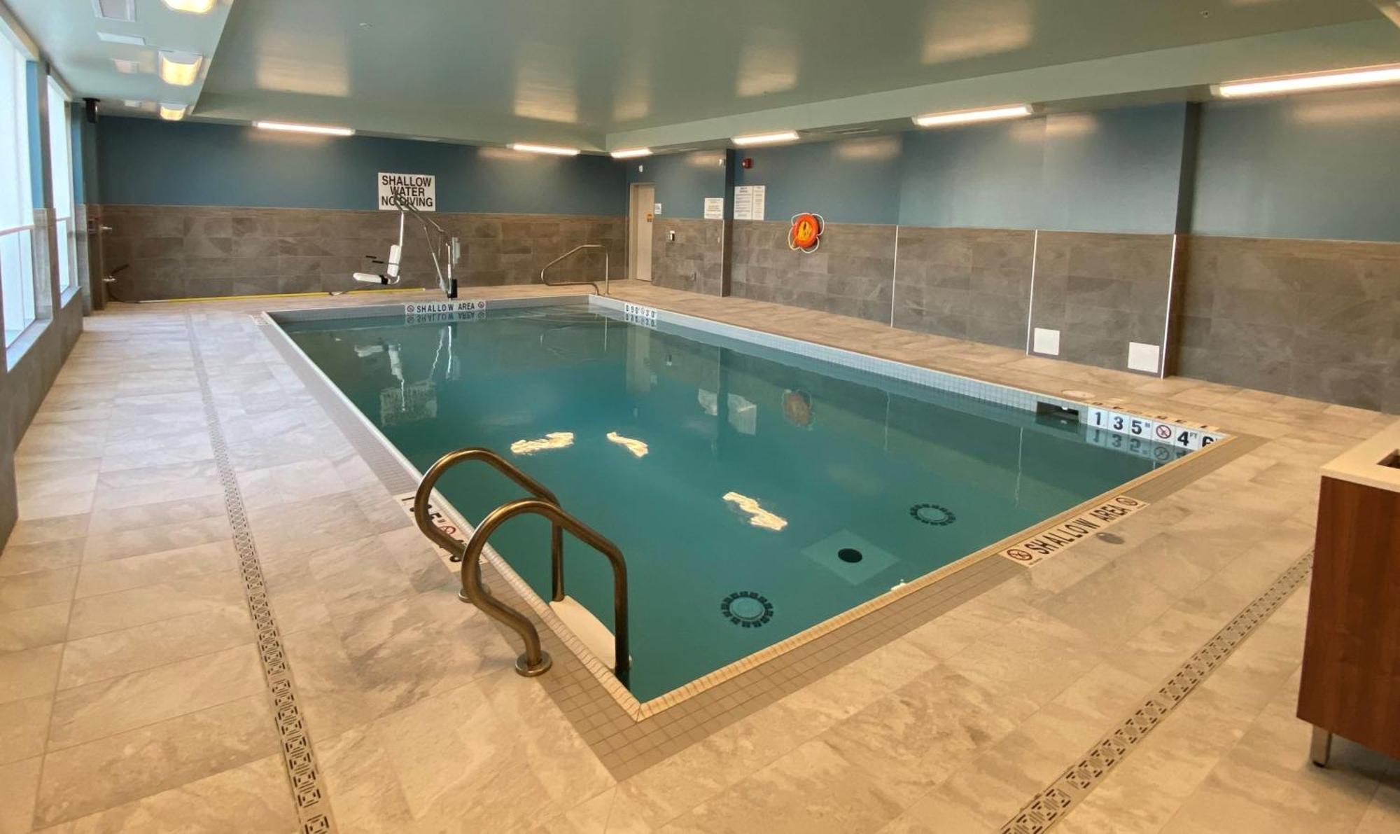Holiday Inn Express & Suites - Aurora By Ihg Экстерьер фото